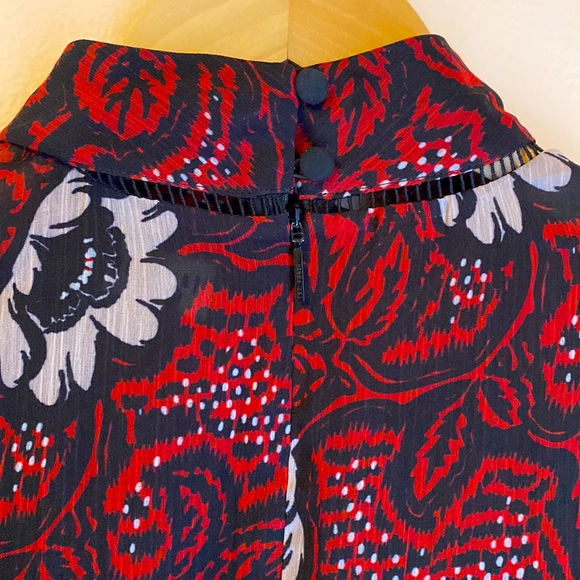 TED BAKER LONDON Alexxei Ladder Trim red floral Blouse size 4 - Picture 9 of 15